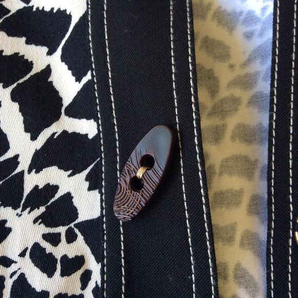 ST. JOHN SPORT ANIMAL PRINT JACKET SMALL - Picture 8 of 8